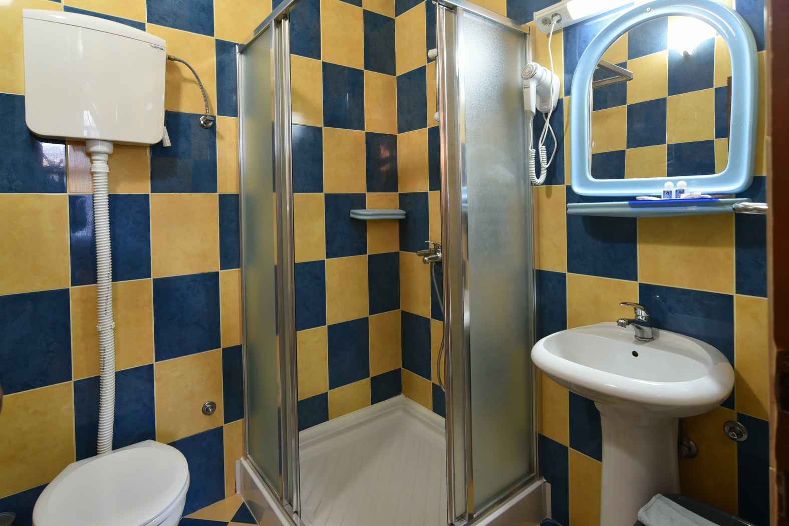http://www.vilamaric.rs/wp-content/uploads/2015/12/DSC_0039_1575x1050.jpg