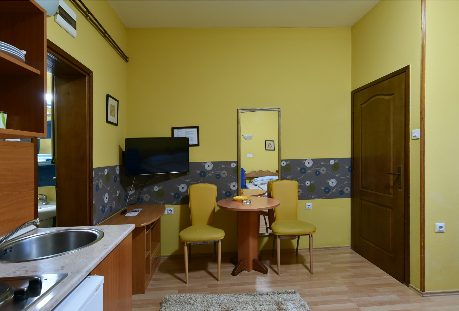 http://www.vilamaric.rs/wp-content/uploads/2015/12/DSC_0045_1549x1050.jpg