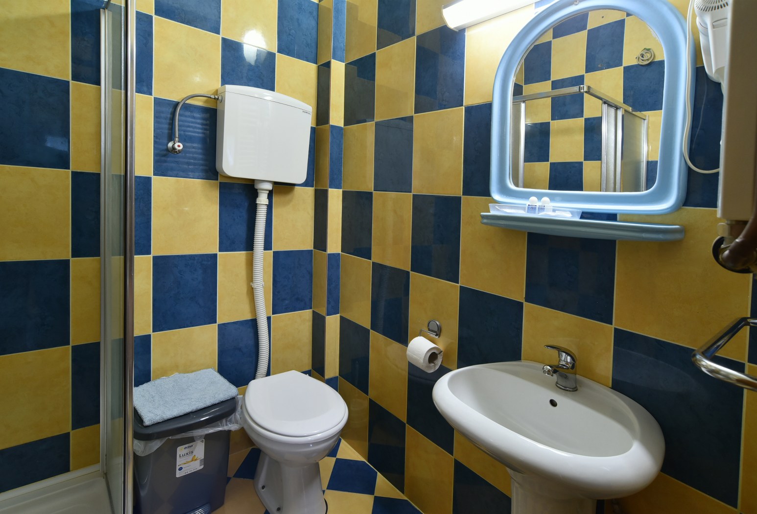 http://www.vilamaric.rs/wp-content/uploads/2015/12/DSC_0047_1546x1050.jpg