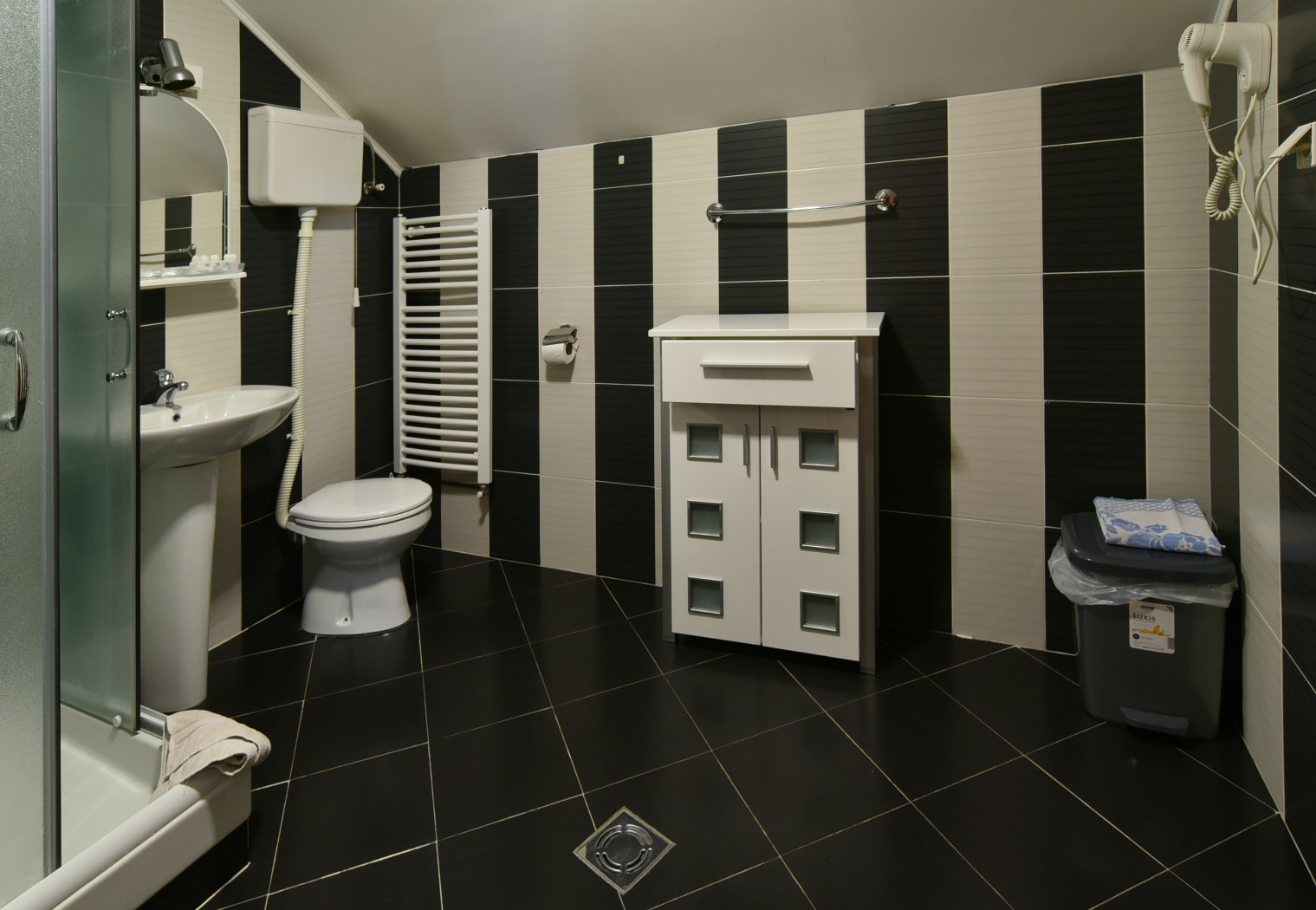 http://www.vilamaric.rs/wp-content/uploads/2015/12/DSC_0126_1519x1050.jpg